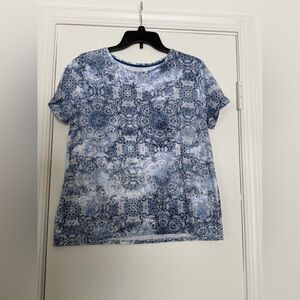 Croft & Barrow Navy and White Mandala Print Top